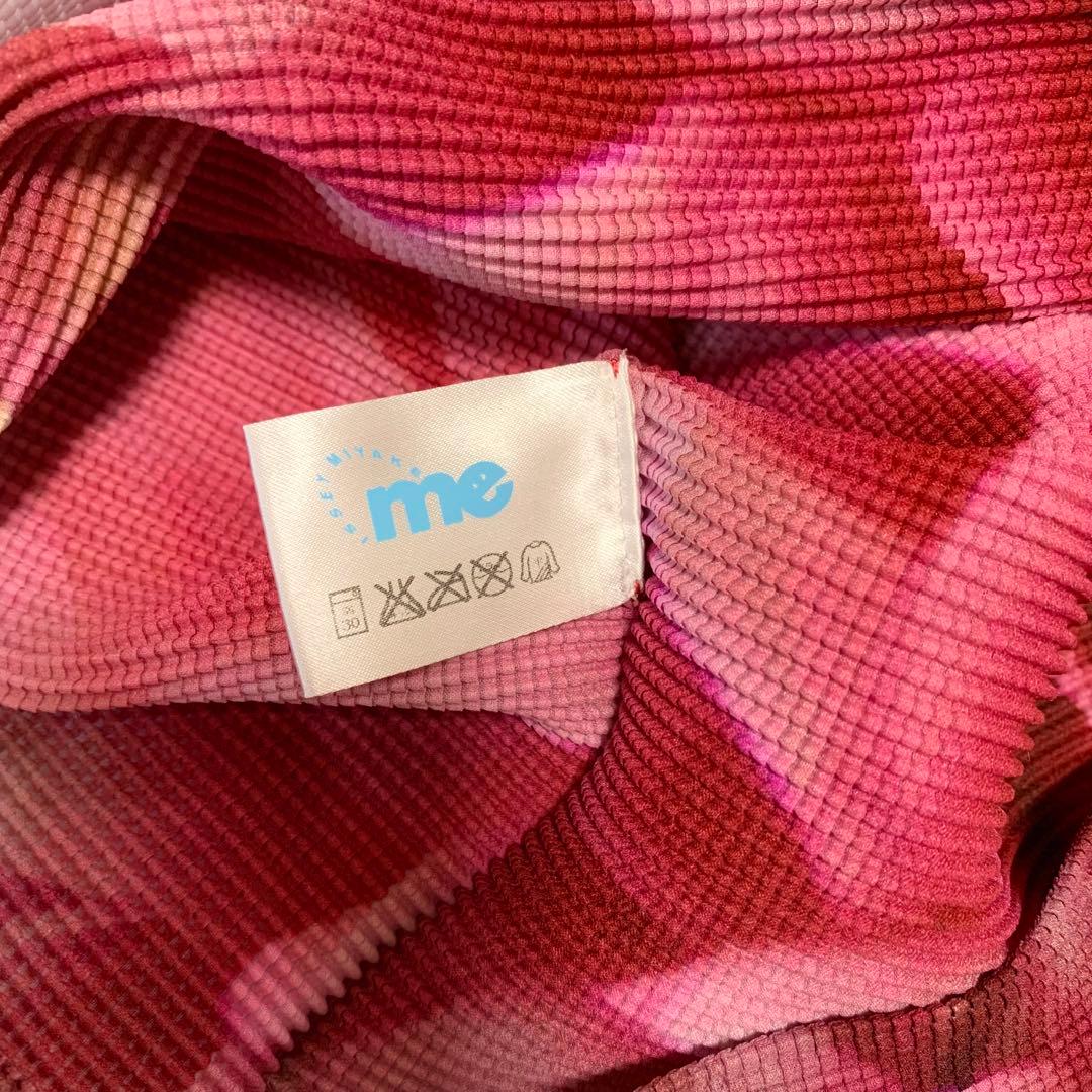 me ISSEY MIYAKE　ワッフルプリーツトップス　花柄長袖ブラウス