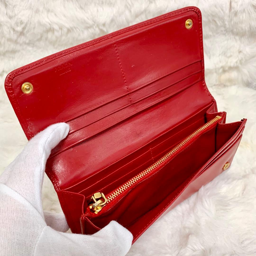PRADA 長財布　サフィアーノ　二つ折り　長財布　赤　三角プレート