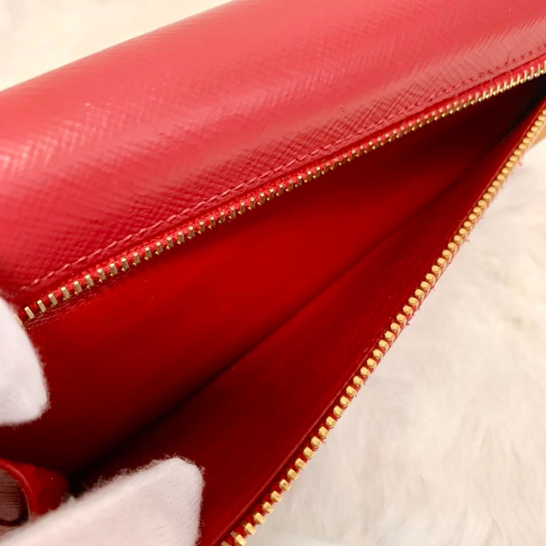 PRADA 長財布　サフィアーノ　二つ折り　長財布　赤　三角プレート