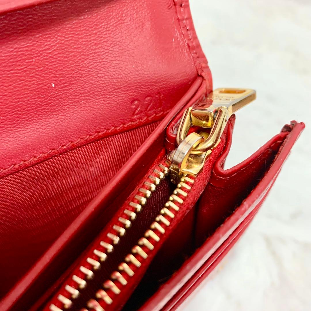 PRADA 長財布　サフィアーノ　二つ折り　長財布　赤　三角プレート