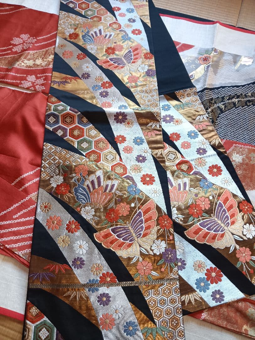 王道の古典色柄　振袖フルセット　朱赤　絞り　金彩　刺繍　美品　丈160 裄66