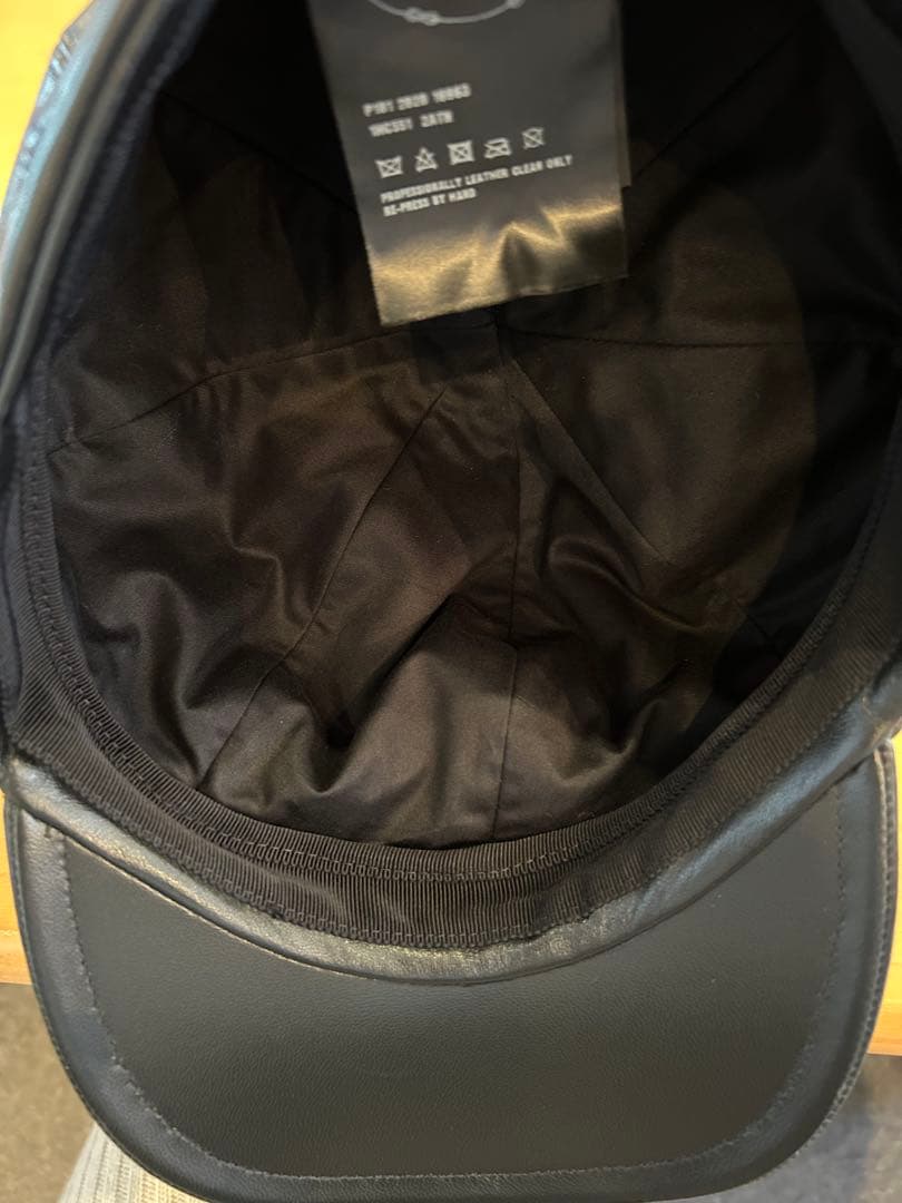 PRADA プラダ　レザーキャスケット