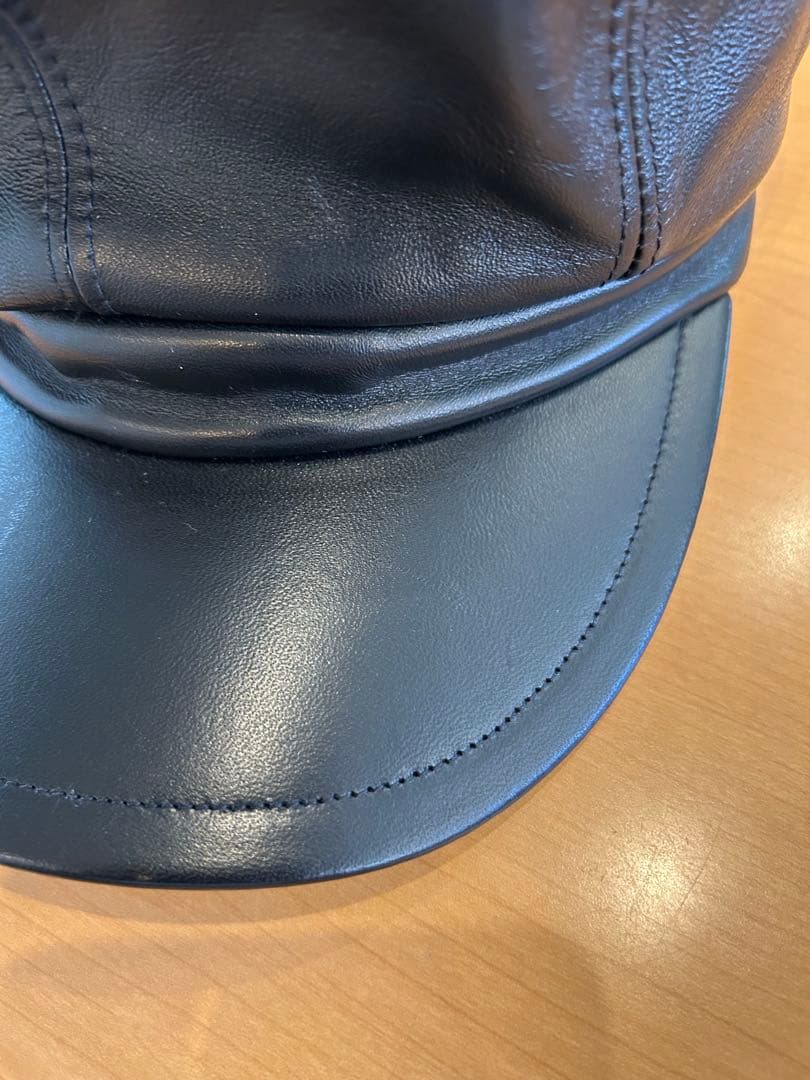 PRADA プラダ　レザーキャスケット