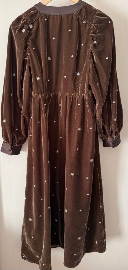 SHIPS any ポリエステル ベロア 刺繍 タック フレア ワンピース