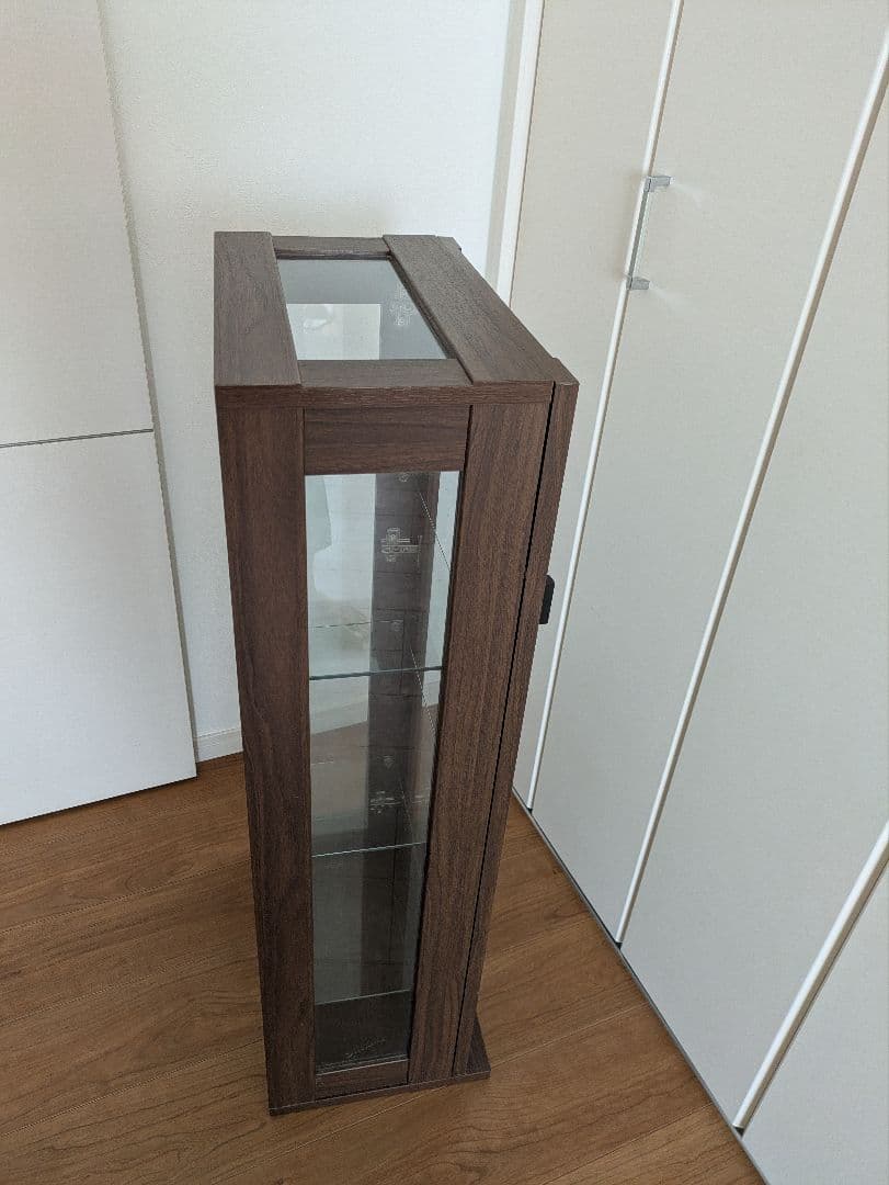 ガラスショーケース ダニエル100 寸法: W435×D300H1000mm