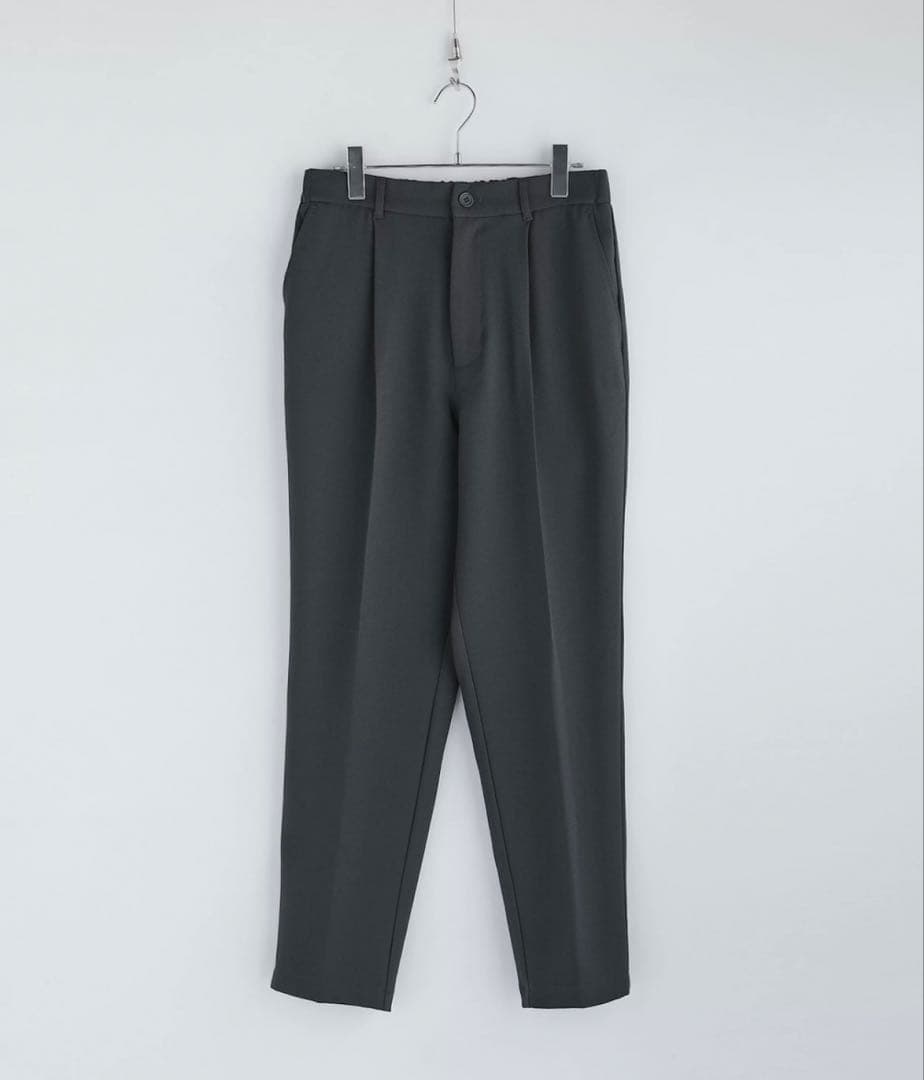 スプートニクス　ダークグレー ノーカラージャケット・パンツ・ニット　セットアップ