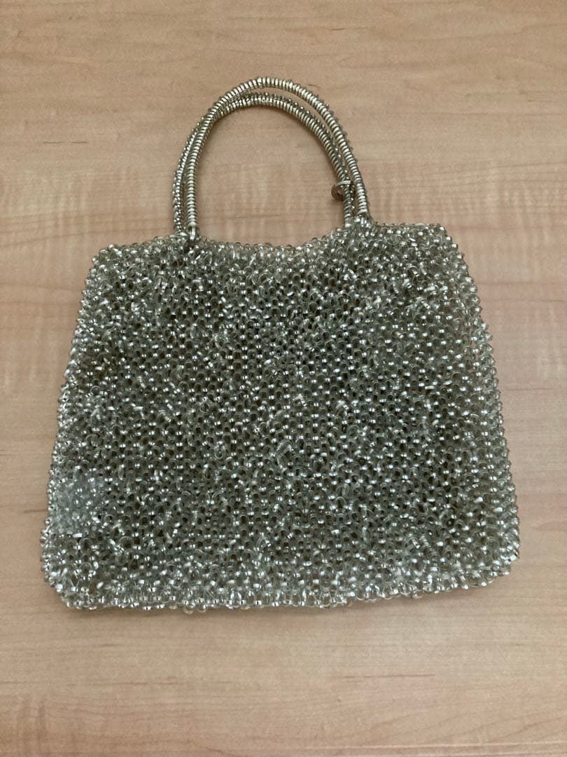 【美品】アンテプリマ　ビーズ装飾リボンモチーフ　ワイヤーバック