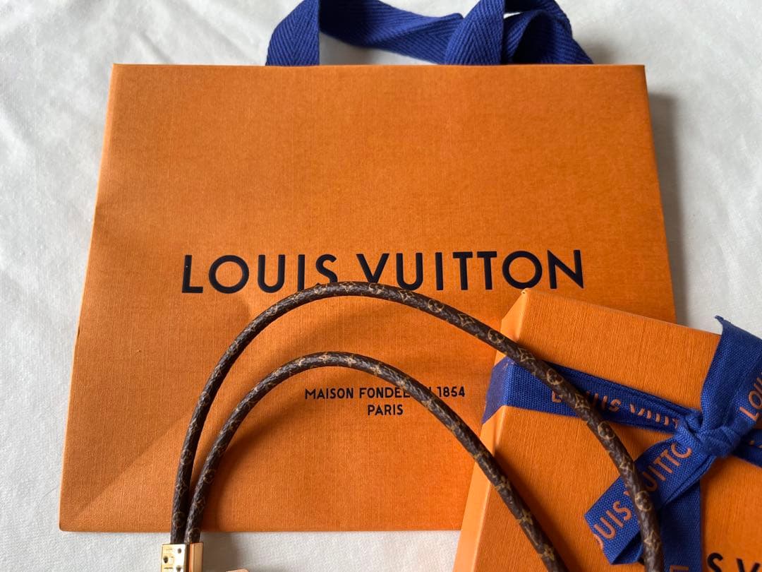 LOUIS VUITTON ストラップ ホワイト ゴールド