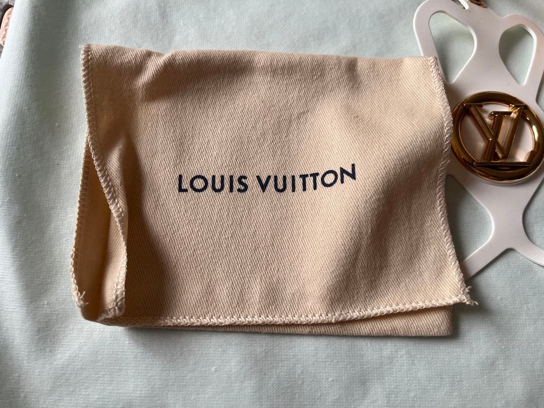LOUIS VUITTON ストラップ ホワイト ゴールド