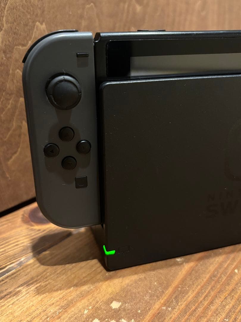 Nintendo Switch スイッチ 本体 グレー　ジョイコン　充電器等