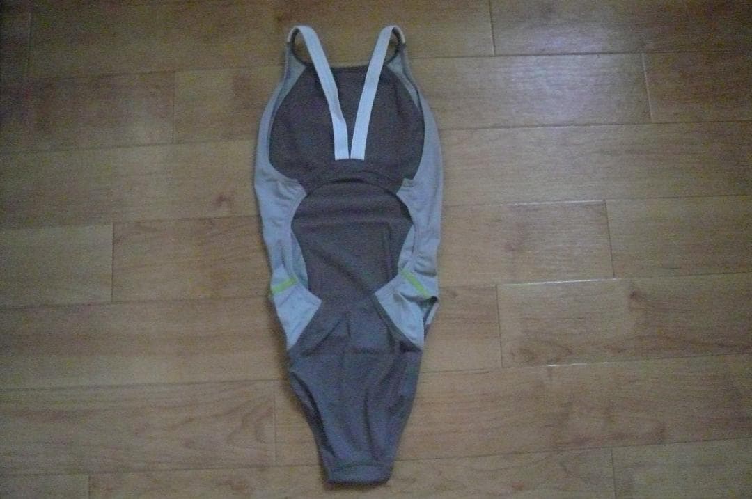 【SPEEDO】貴重な灰カラー！ファーストスキン FS２ 競泳水着 ハイレグ