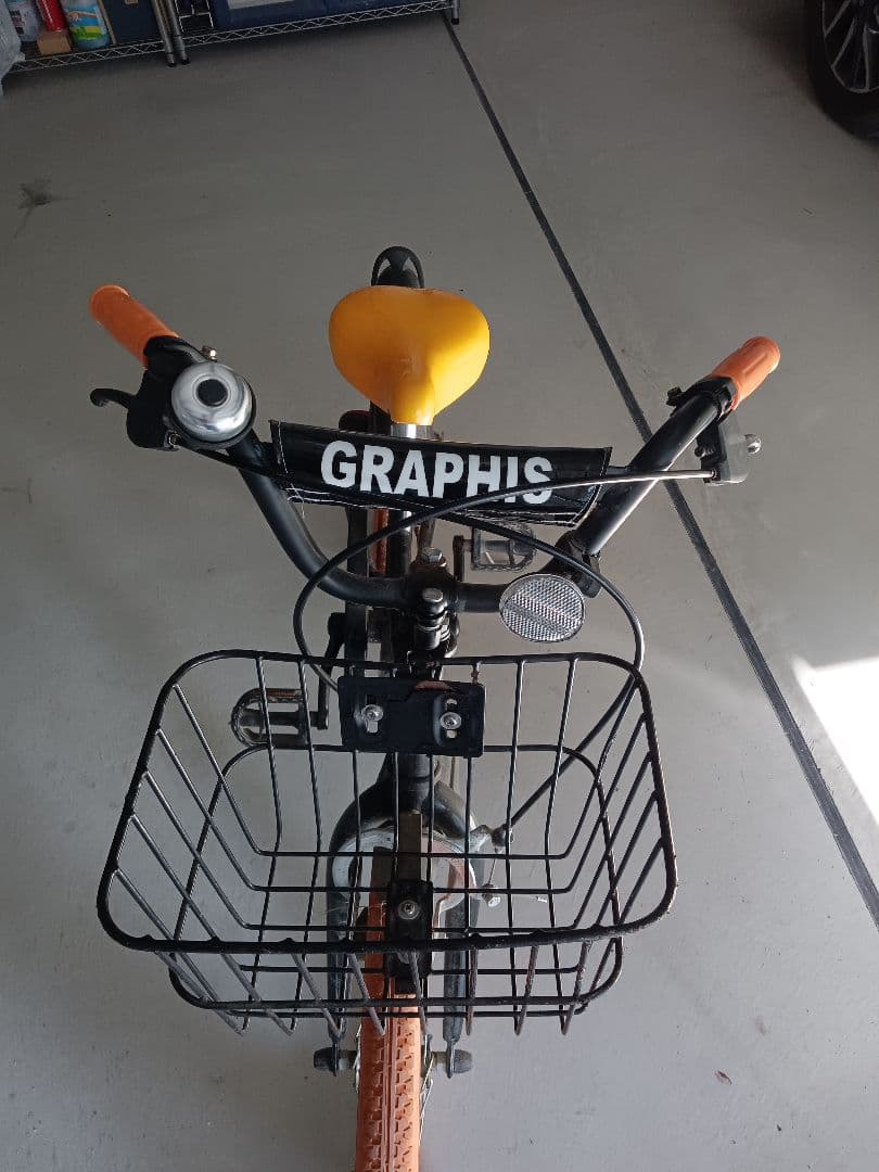 18インチ　男の子　GRAPHIS キッズ自転車 黒/オレンジ/黄色