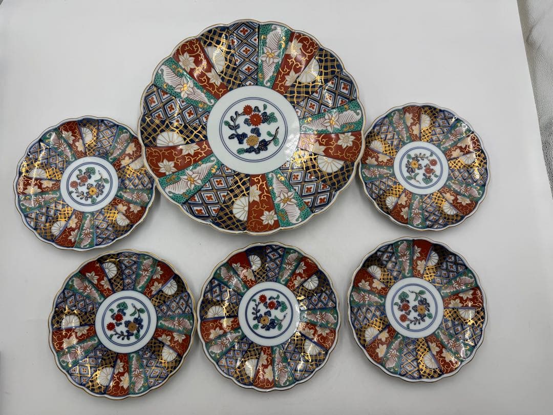 有田焼　極彩古伊万里　和皿揃い　銘々皿　5枚　大皿 1枚　金彩　菊割