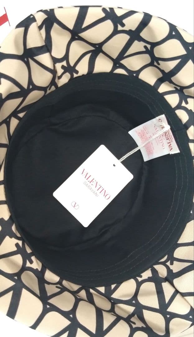 極美品　VALENTINO　ヴァレンティノ　帽子　 バケットハット　タグ付　38
