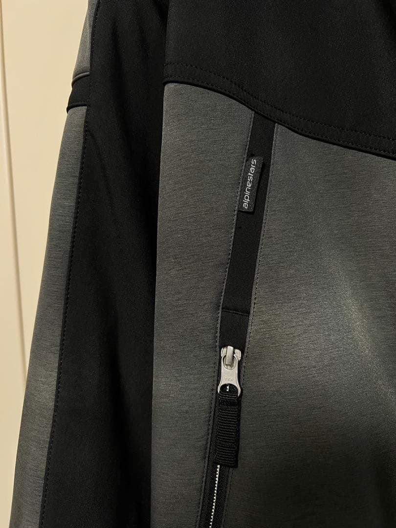 アルパインスターズ　SEKTOR V2 TECH HOODIE