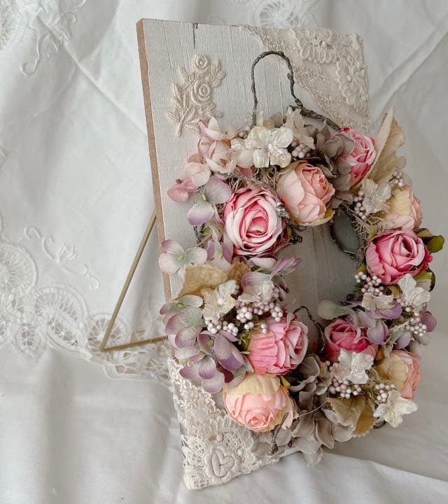 感謝セール❣️アンティーク調フレンチシャビー/布花、レース付プリンスリース/光触媒