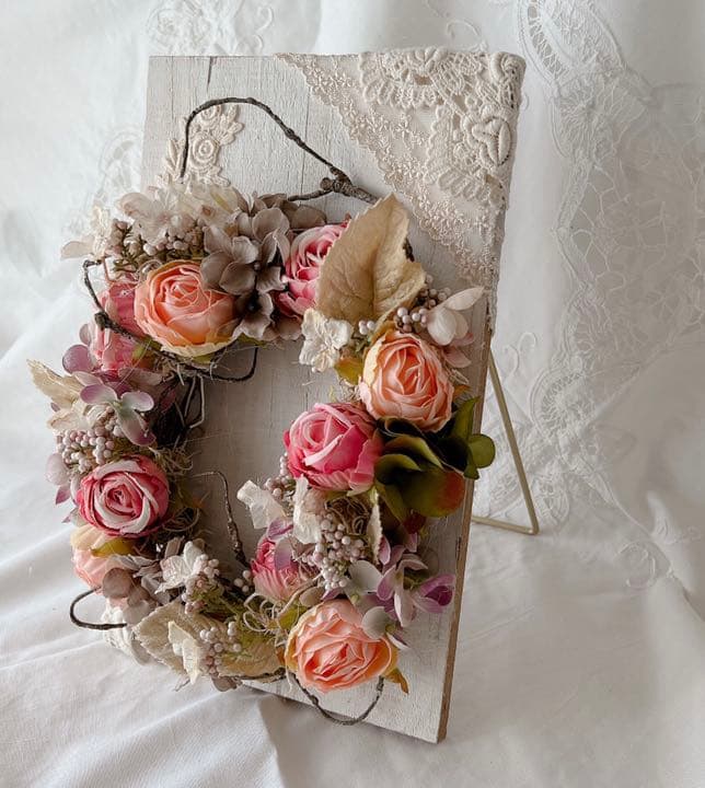 感謝セール❣️アンティーク調フレンチシャビー/布花、レース付プリンスリース/光触媒