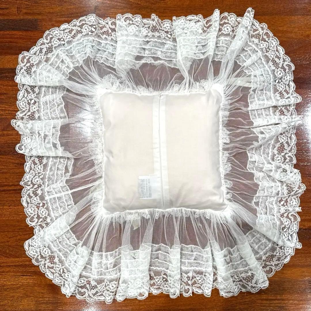 さえら　ヒスクローネ　レース　ミニクッション　ピンク　ローズ