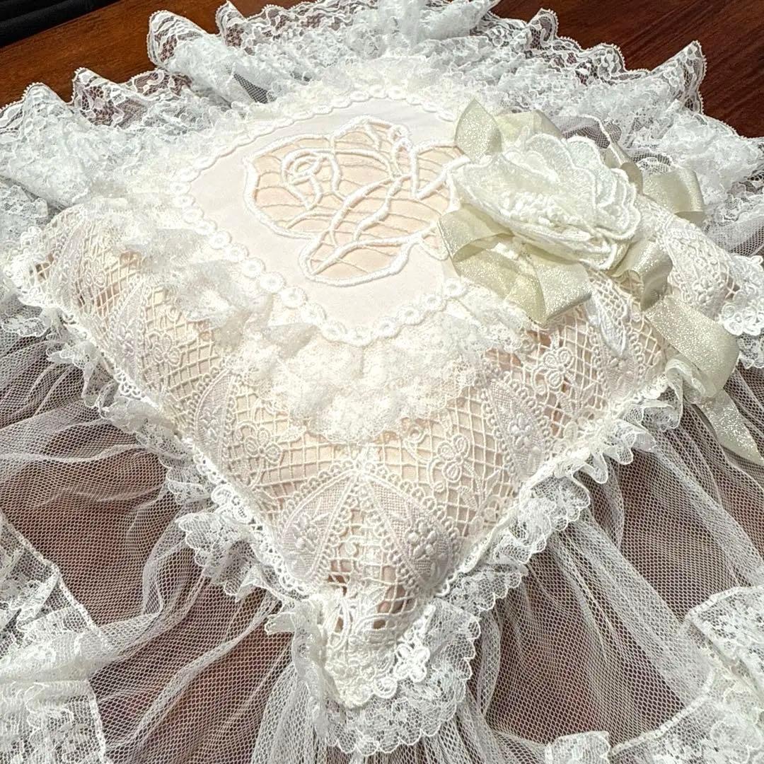 さえら　ヒスクローネ　レース　ミニクッション　ピンク　ローズ