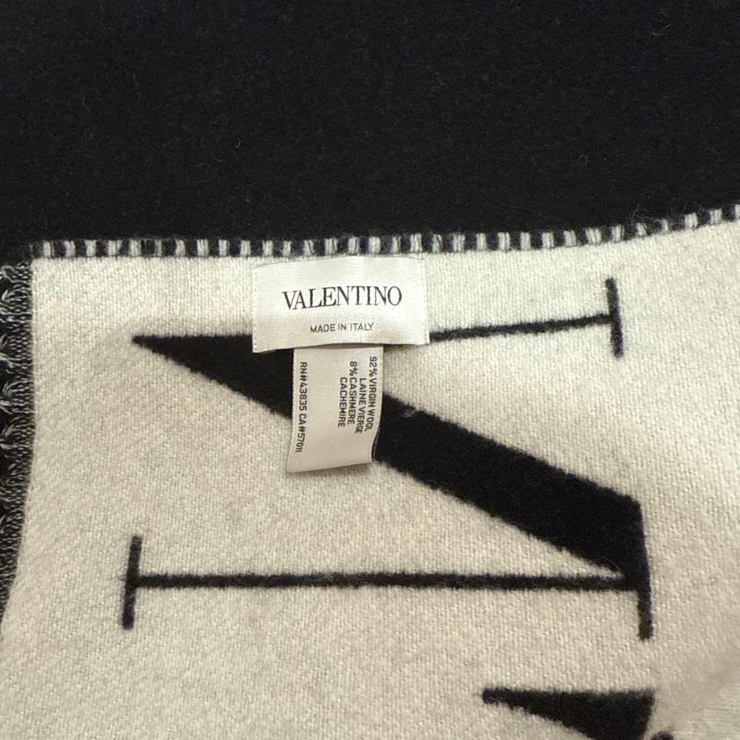 VALENTINO フリンジ付きマフラー ブラック/グレー