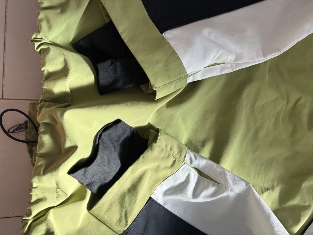 美品　QUIKSILVER スノボウェア LIVE WIRE JK L