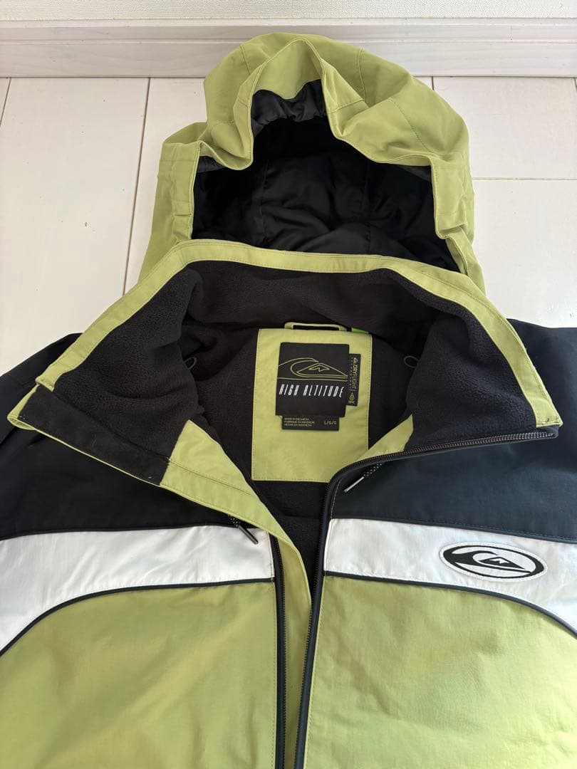 美品　QUIKSILVER スノボウェア LIVE WIRE JK L