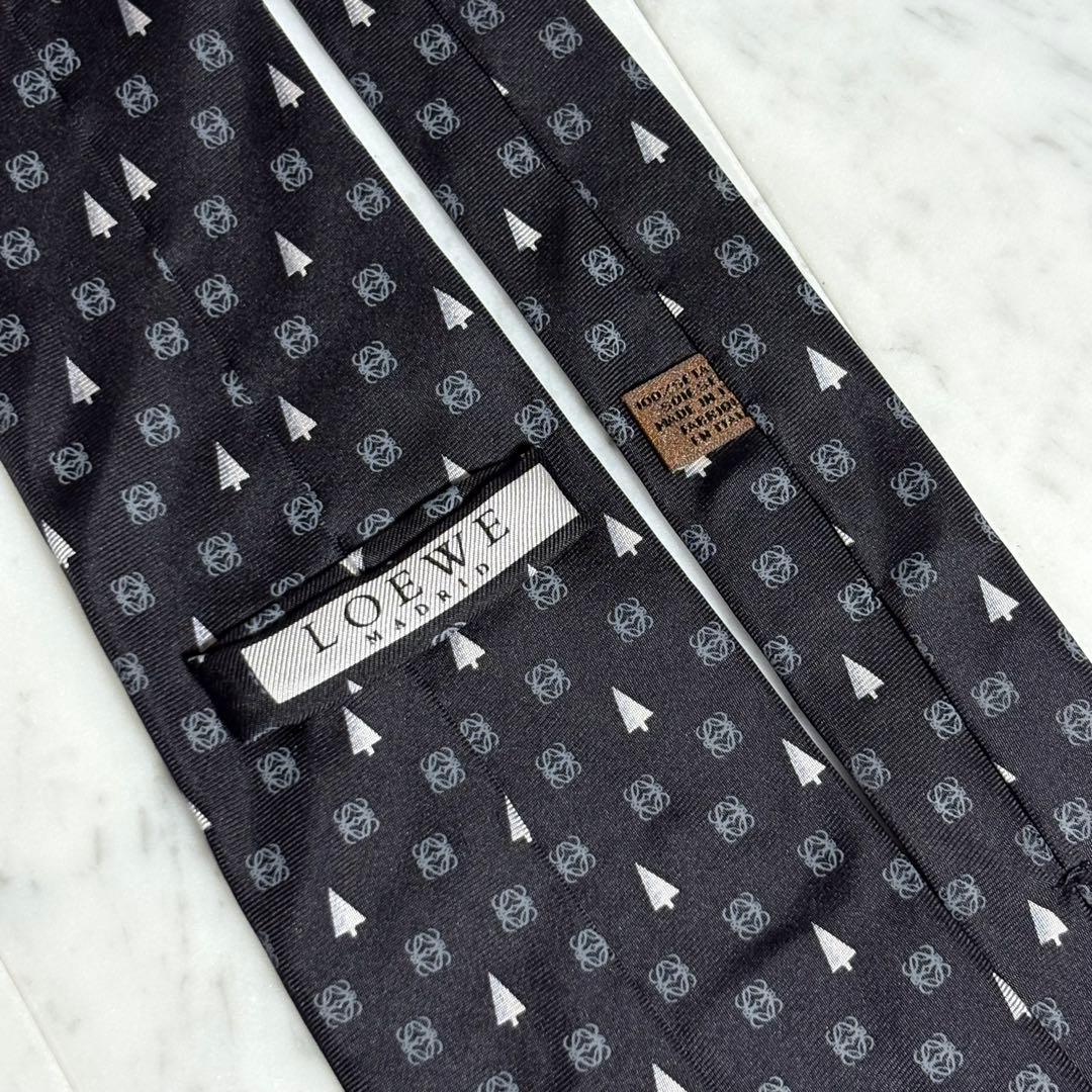 LOEWE ネクタイ ブラック アナグラム柄 ロゴ柄