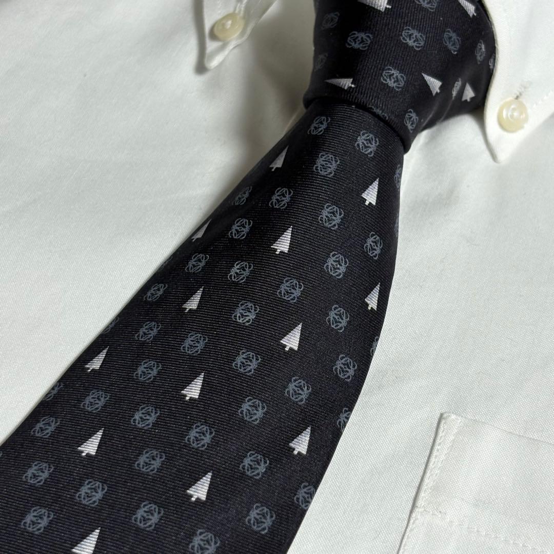 LOEWE ネクタイ ブラック アナグラム柄 ロゴ柄