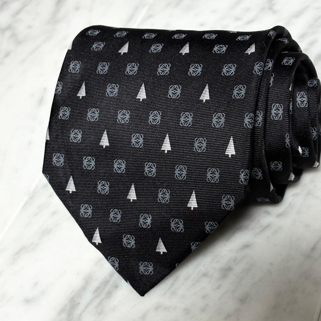 LOEWE ネクタイ ブラック アナグラム柄 ロゴ柄