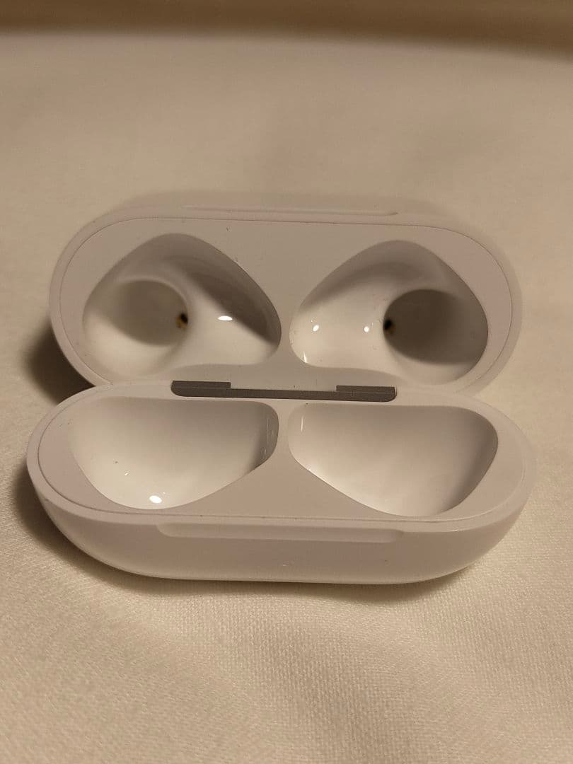 美品！Apple Airpods4 ANC アクティブノイズキャンセリング