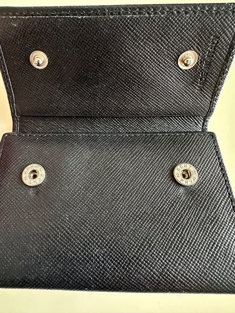 美品　プラダ　PRADA サフィアーノレザー ブラックキーケース