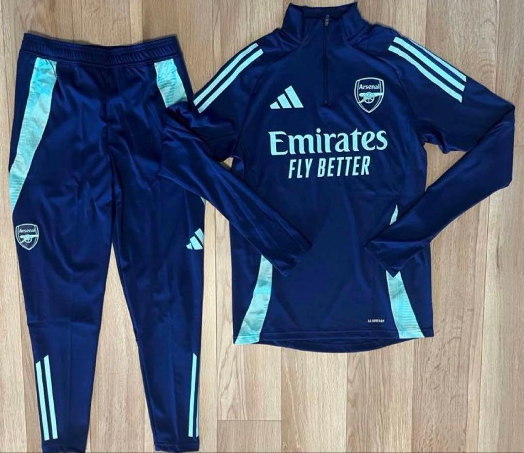 アーセナル　トレーニングトップ、パンツ　セット　Mサイズ　新品