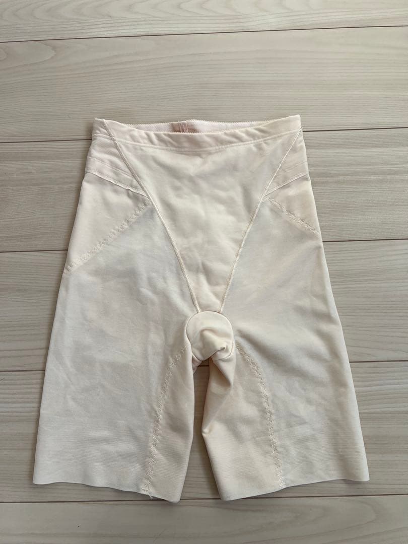 FOUR SIS & CO. ブライダルインナー ベージュ