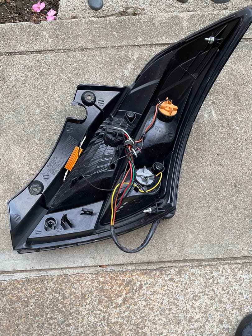 スズキスイフト　スモークLEDテールライト