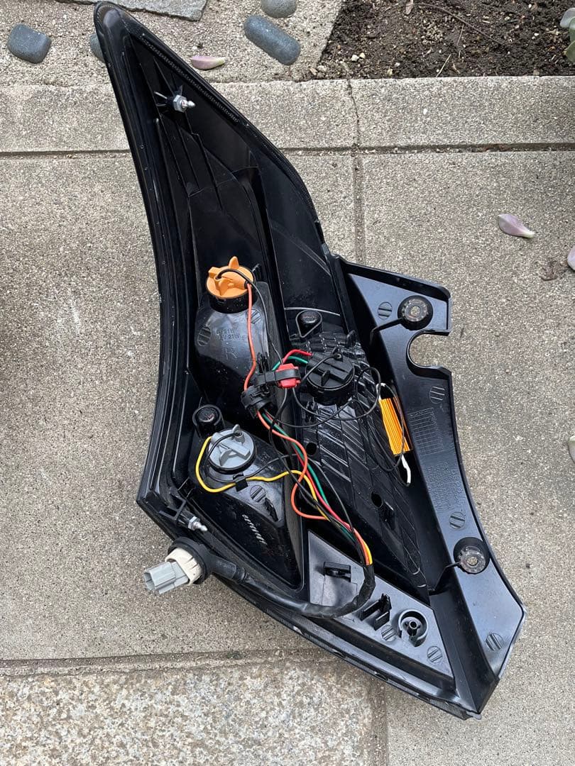 スズキスイフト　スモークLEDテールライト