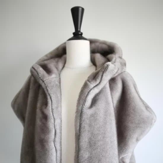 完売　BETOUPE　/　ECOPEL Fur　エコファー　フーディーベスト