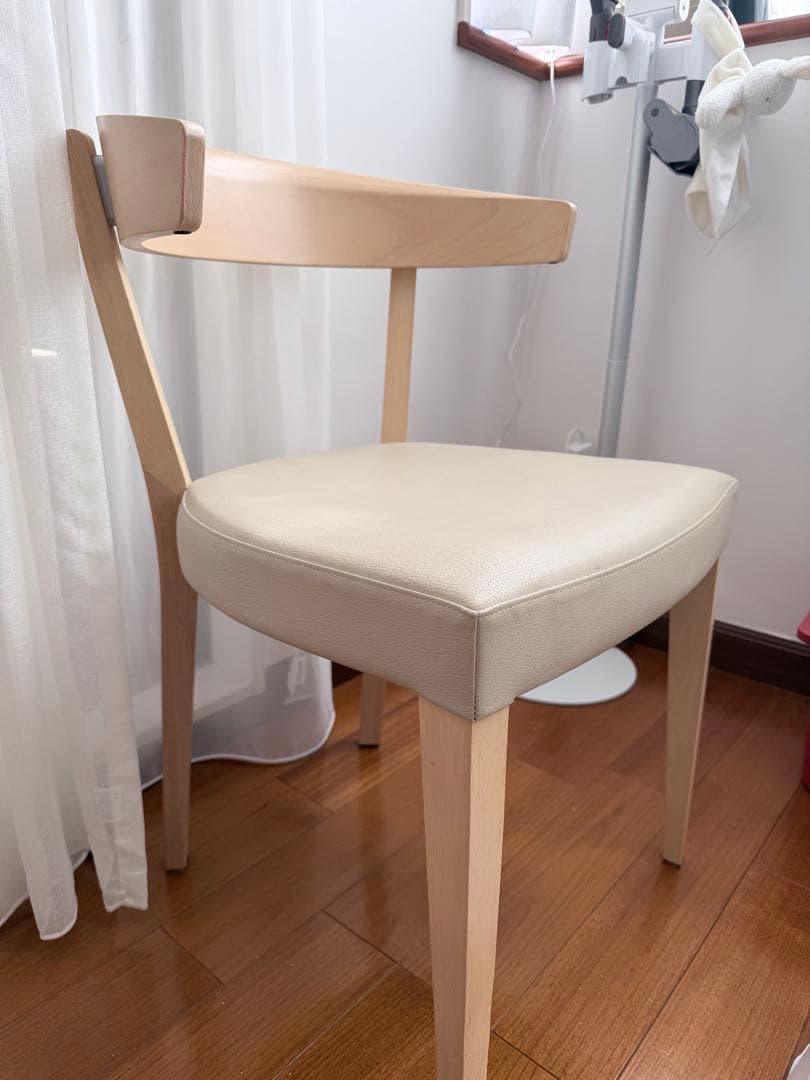 ④カリモク【チェア*1脚】(ダイニングテーブルとチェア4脚組のセット販売)