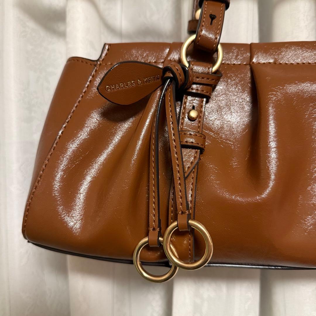 CHARLES&KEITH ショルダーバッグ　ブラウン　茶色　新品未使用