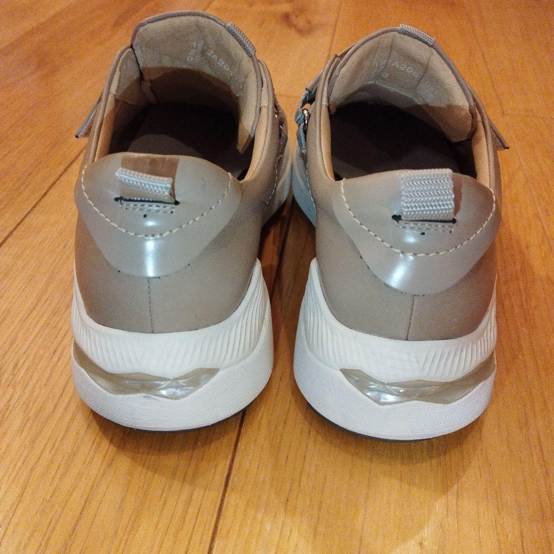 アシックス ペダラ ベージュ スニーカー ベルクロ