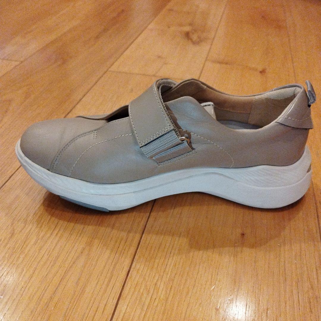 アシックス ペダラ ベージュ スニーカー ベルクロ