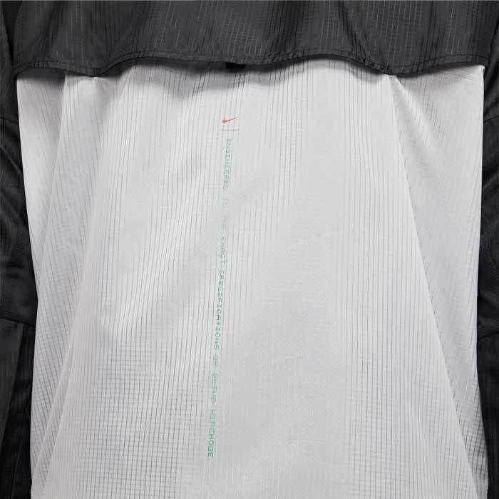 M ナイキ ランニング ジャケット @14850円 ケニア キプチョゲ 撥水 黒