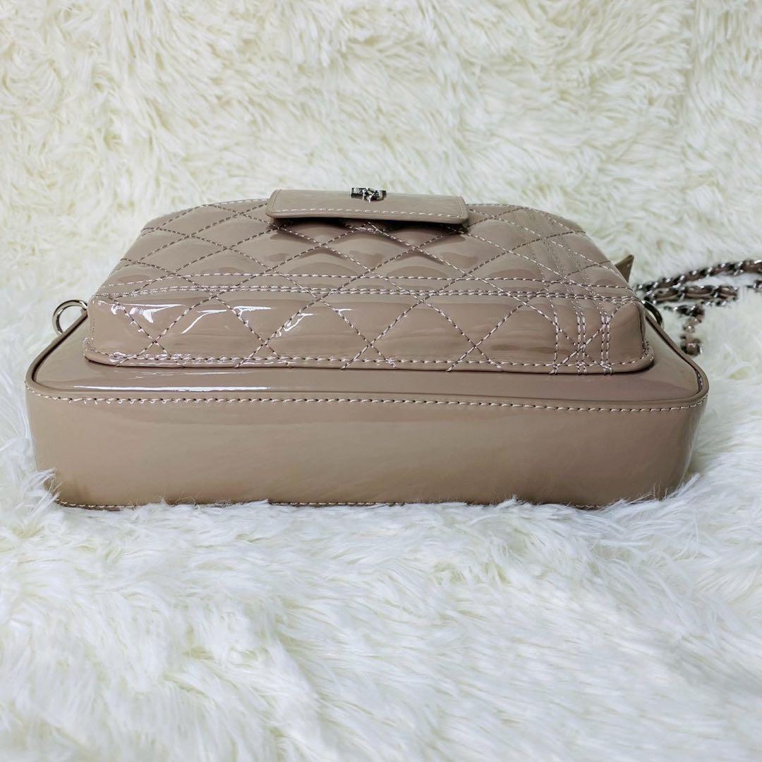 極美品✰RIU エナメル キルティングバッグ ショルダーバッグ