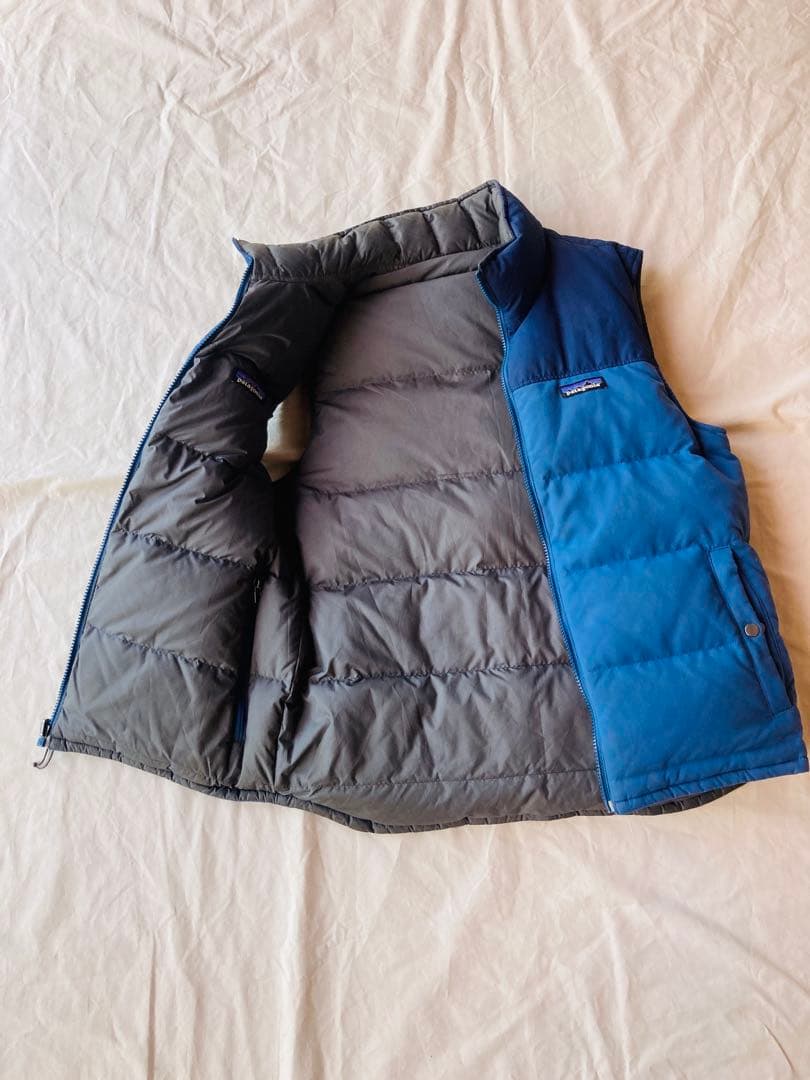 美品 patagoniaリバーシブルビビーダウンベスト