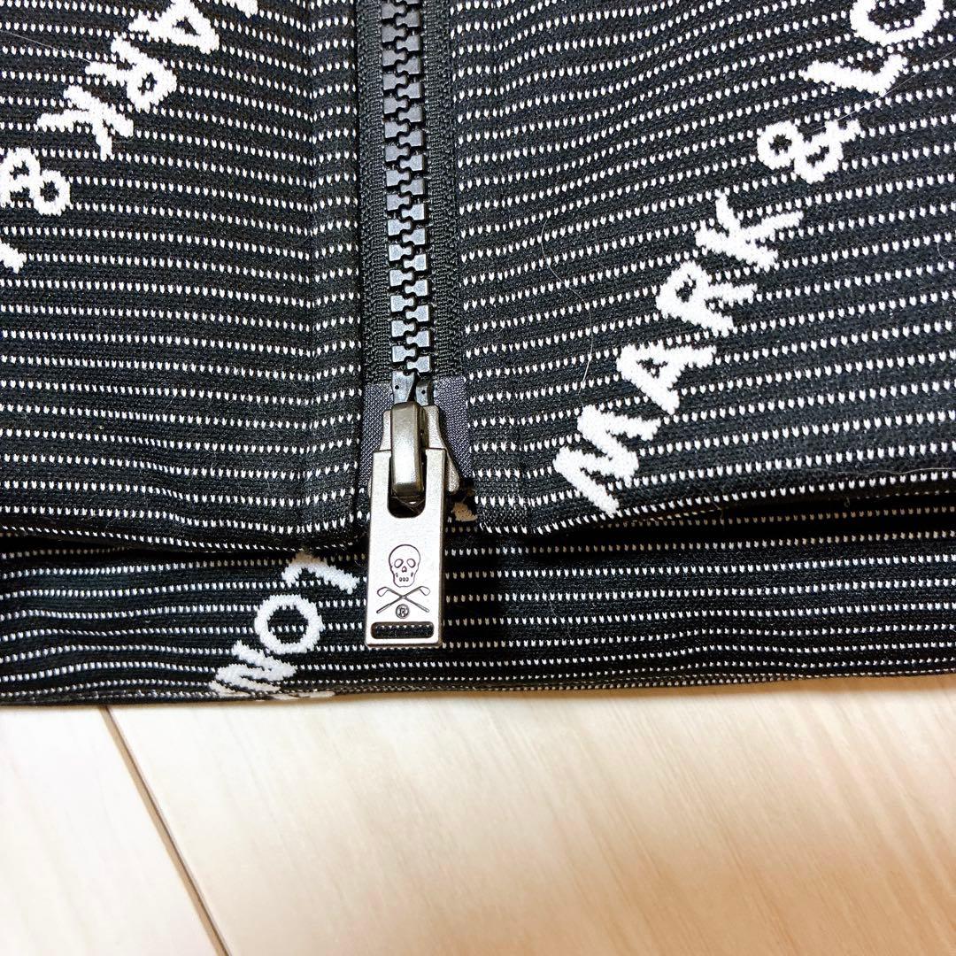 【マークアンドロナ】ロゴ入りストライプ ダウンベスト