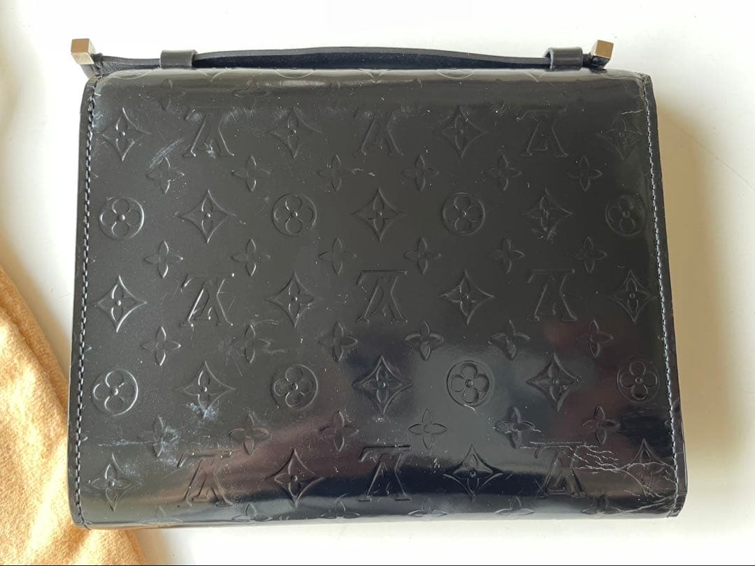 ルイヴィトン ヴェルニ モノグラム ポシェット・クレア ブラック