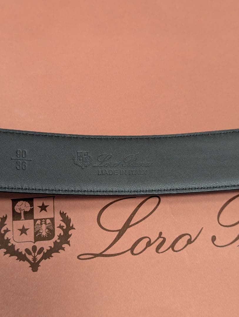 Loro Piana ブラックレザーベルト 90/36