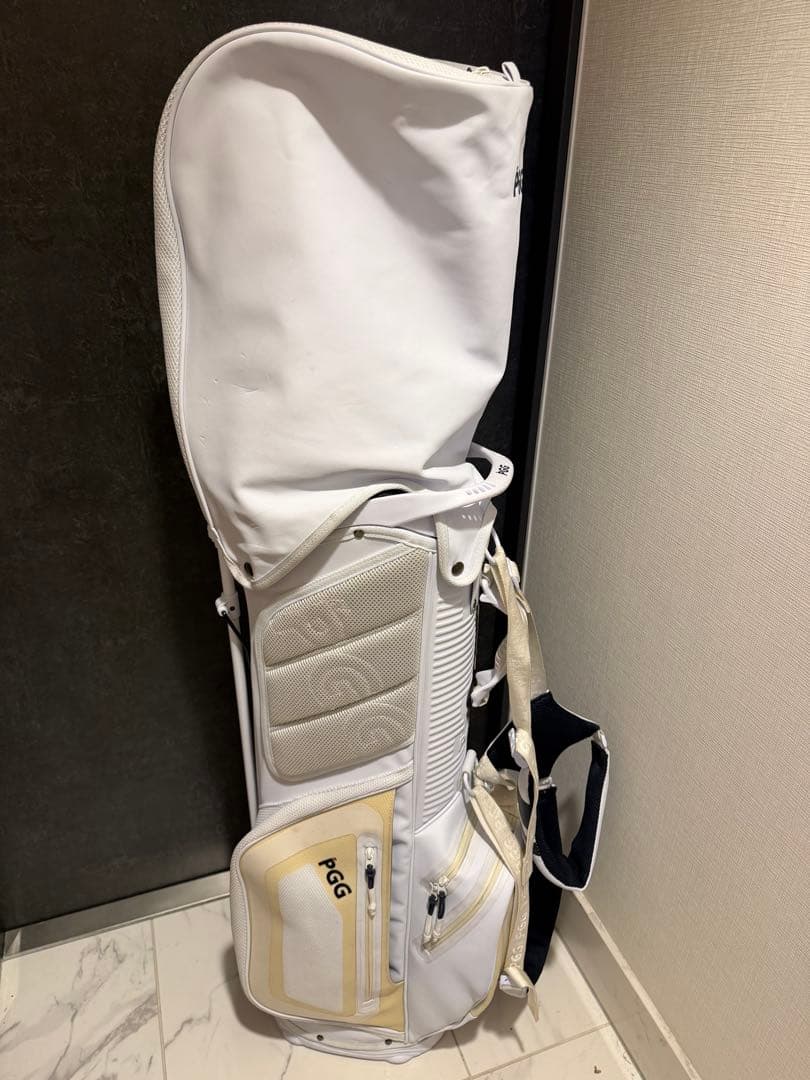 PGG ホワイトゴルフバッグ