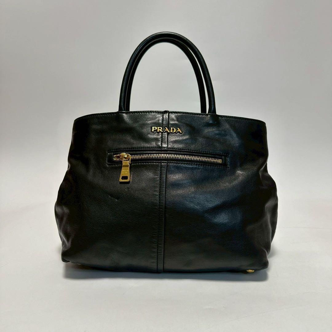 o44【極美品】プラダ　ロゴ金具　レザー　ブラック　2way ショルダーバッグ.