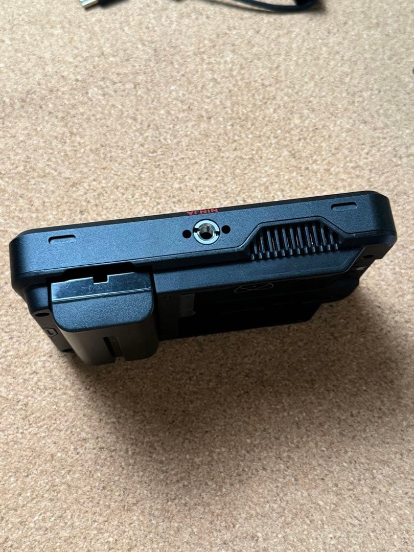 Atmos Ninja V モニター
