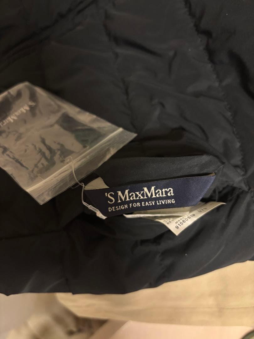 【SALE】 Max Mara ブラックダウンベスト（ファー付き）